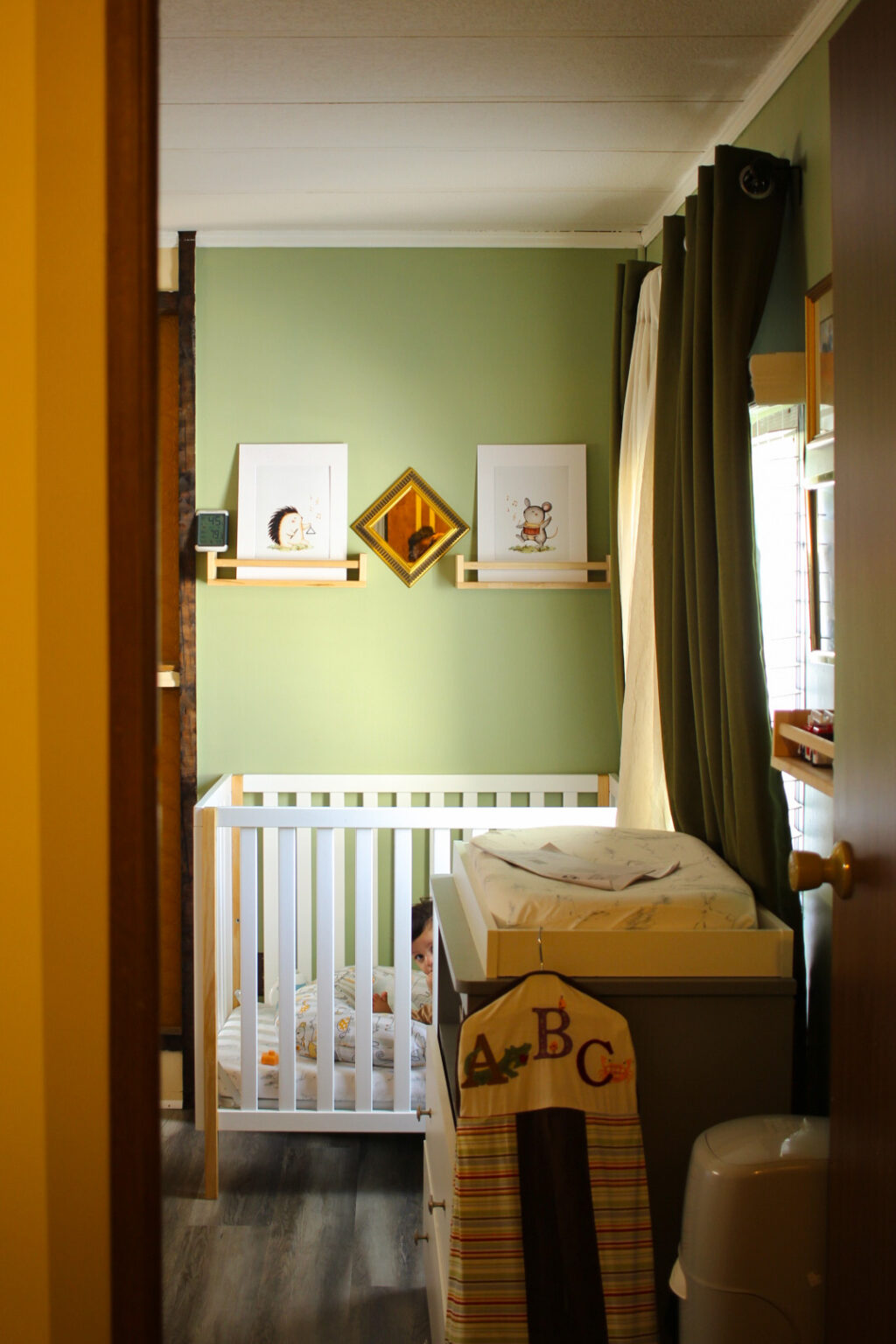 Simple Shared Nursery Bedroom for Baby on a Tight Budget - Pigment Script